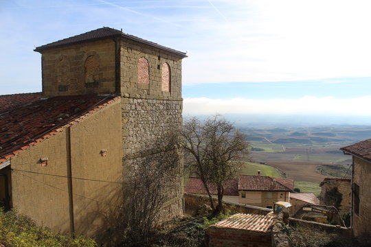 iglesia san millan,cellorigo,la rioja,comarca de haro,espa&ntilde;a,vista pe&ntilde;a luenga,montes obarenes