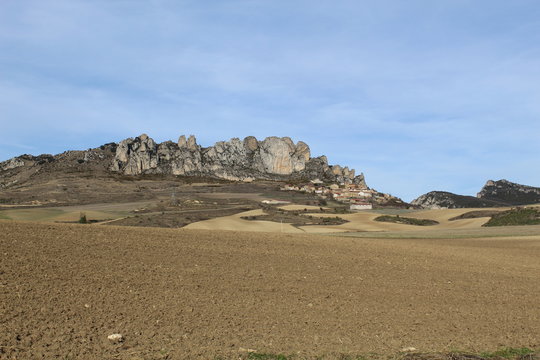 cellorigo,la rioja,comarca de haro,espa&ntilde;a,vista pe&ntilde;a luenga,montes obarenes