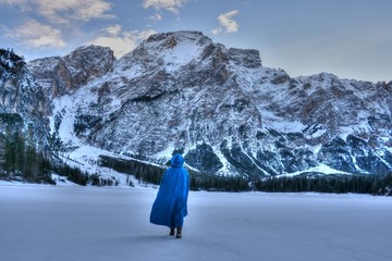 See, Pragser Wildsee, Zugefroren, Eisdecke, Pragser Tal, Südtirol, Pustertal, Italien, Wasserfall, Tradition, überleben, Vergangenheit, Winter, Schnee, Eis