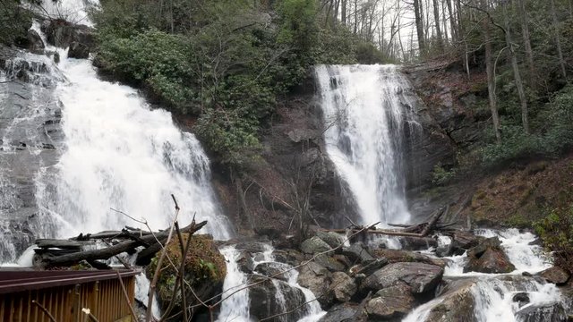 Real Time Waterfall. Anna Ruby Falls, GA.