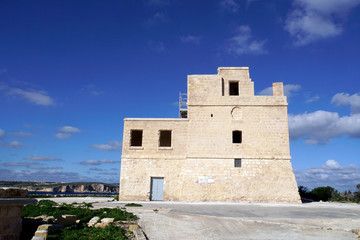 Ahrax Turm oder Weisser Turm über der Armier Bucht