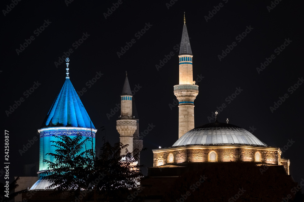 Wall mural Mevlana museum mosque in Konya at night, Turkey