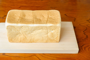 焼きたての食パン