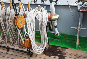 ship rigging rope