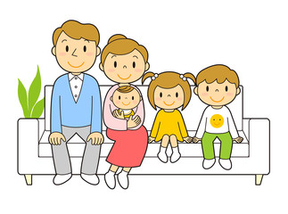 ソファーでくつろぐ5人家族