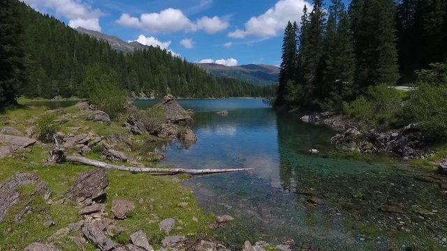 Flug &uuml;ber Obernberger See im Tiroler Wipptal - Alpen