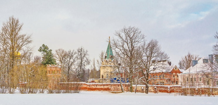 Fedorovsky town. The ancient fortress in the old Russian style