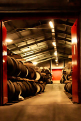 Lagerhalle, Destillerie, Whiskeyf&auml;sser