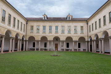 Fototapeta na wymiar courtyard of the conume