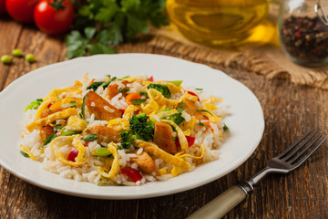 Fried rice with egg and vegetables.