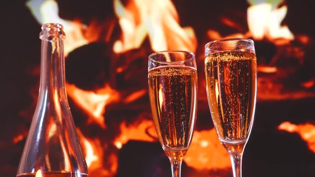 champagne glasses valentin day