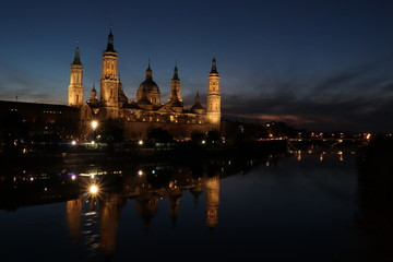 Obraz premium basilique de Nuestra Señora del Pilar, ou basilique Notre-Dame du Pilie ,saragosse