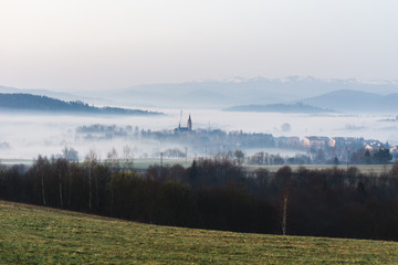 Lutowiska w Bieszczadach pokryte mgłą © Kajetan
