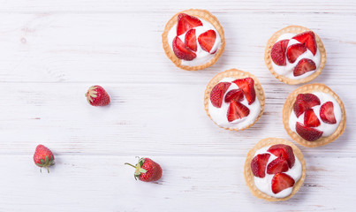 Tart with fresh strawberry