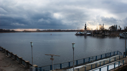 winter morning by the river