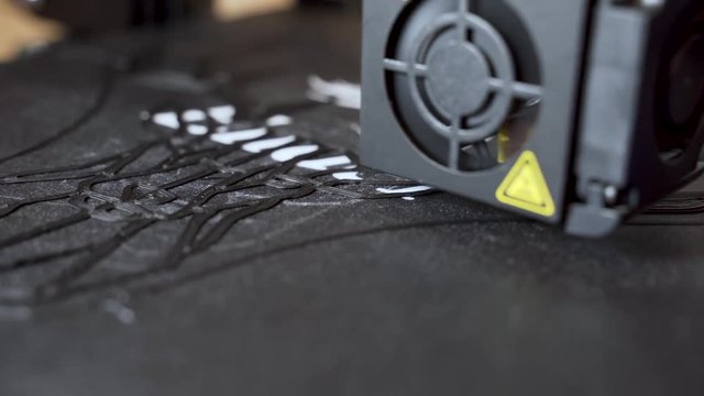 4k detail shot by a7iii 3d printing with black fillament by 3d printer ender 3 CR10