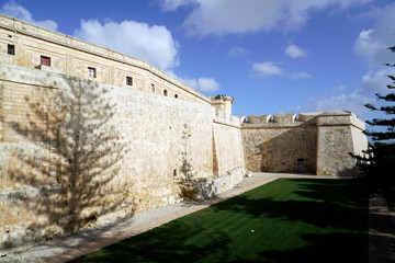 historische Altstadt Mdina - Stadtmauer und Stadtgraben
