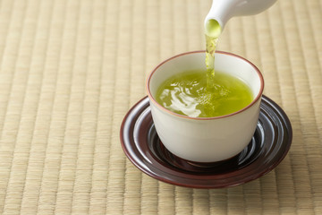 お茶を淹れる
