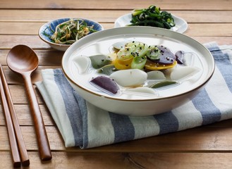 한국의 전통음식 떡국