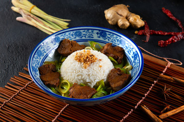 asian style stir fry beef with leek rice