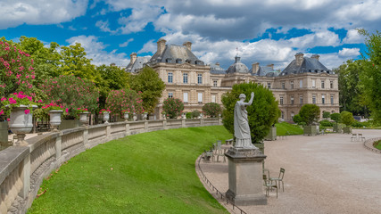 Fototapeta premium Paris, the Senat in the Luxembourg garden, french institution, beautiful building in summer 