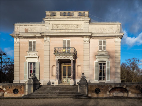 le jardin de Bagatelle dans le Bois de Boulogne &agrave; Paris