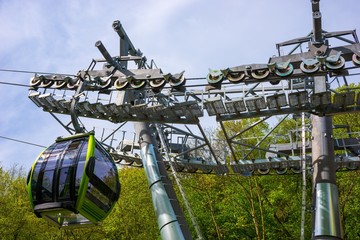 Seilbahn hinauf zum Hexentanzplatz, Mast mit Kabine, Erlebniswelt Thale, Sachsen-Anhalt, Deutschland, Europa