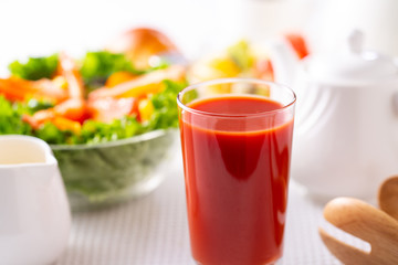 朝食〜トマトジュース