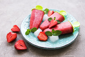 homemade strawberry ice cream