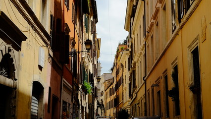 Fototapeta na wymiar narrow street in rome italy