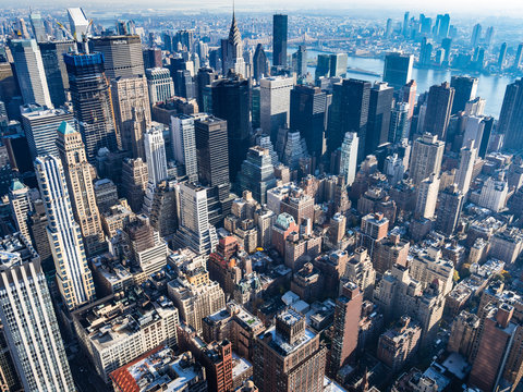 ニューヨーク　イーストリバーとマンハッタンの摩天楼