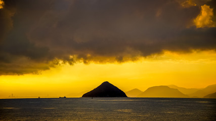 日本、岡山県、瀬戸内海、朝の大槌島と多島美、渋川海岸付近、瀬戸大橋付近、倉敷市、玉野市