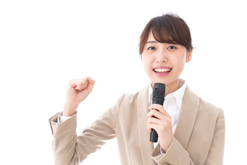 選挙に立候補する女性