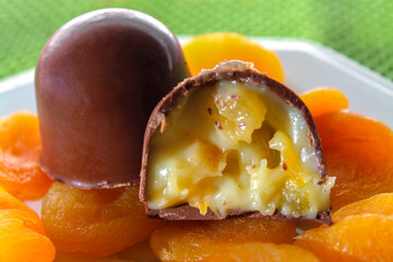 Apricot truffles damascus