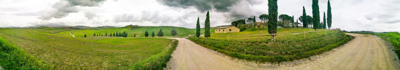 Fototapeta na wymiar Tuscany landscape and spring time 