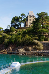 Dinard - Château Saint Germain et piscine d'eau de mer