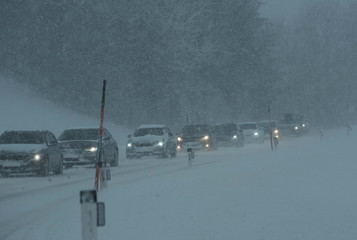 verkehrsstau im winter