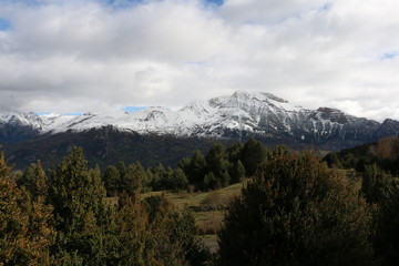 Espectaculares montañas nevadas en Piedrafita