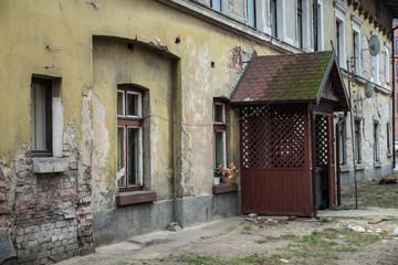 Fototapeta na wymiar Entrance to old style house.