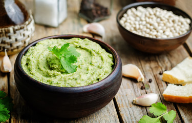 White beans avocado cilantro lime hummus