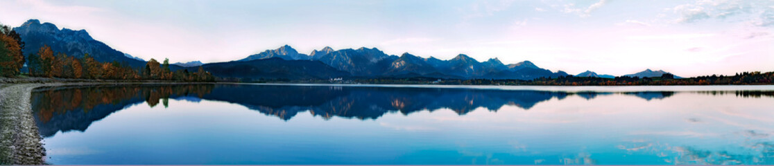 Obraz na płótnie Canvas Alpenpanorama am Forggensee