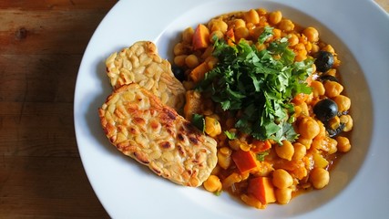 Tempeh mit Kichererbsencurry