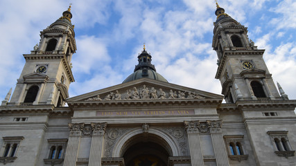 Fototapeta na wymiar St. Stephen's Basilica (Szent Istvan Bazilika) in Budapest on December 29, 2017.