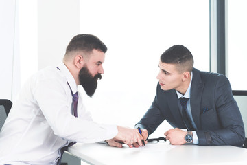 Fototapeta premium Businesspeople working in office