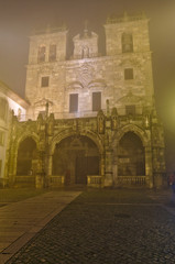 Obraz premium Cathedral of Braga on a foggy night. Braga, Porto, Portugal