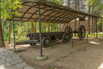 Park Campo del Moro: a wagon used in the construction of the royal palace, XVIII century