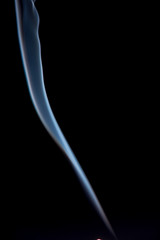 Obraz premium white smoke on black background