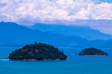 Fototapeta premium The islands in Angra dos Reis, Rio de Janeiro