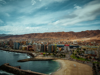 Ciudad y nubes