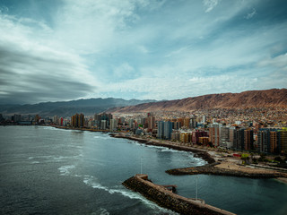 Ciudad y nubes